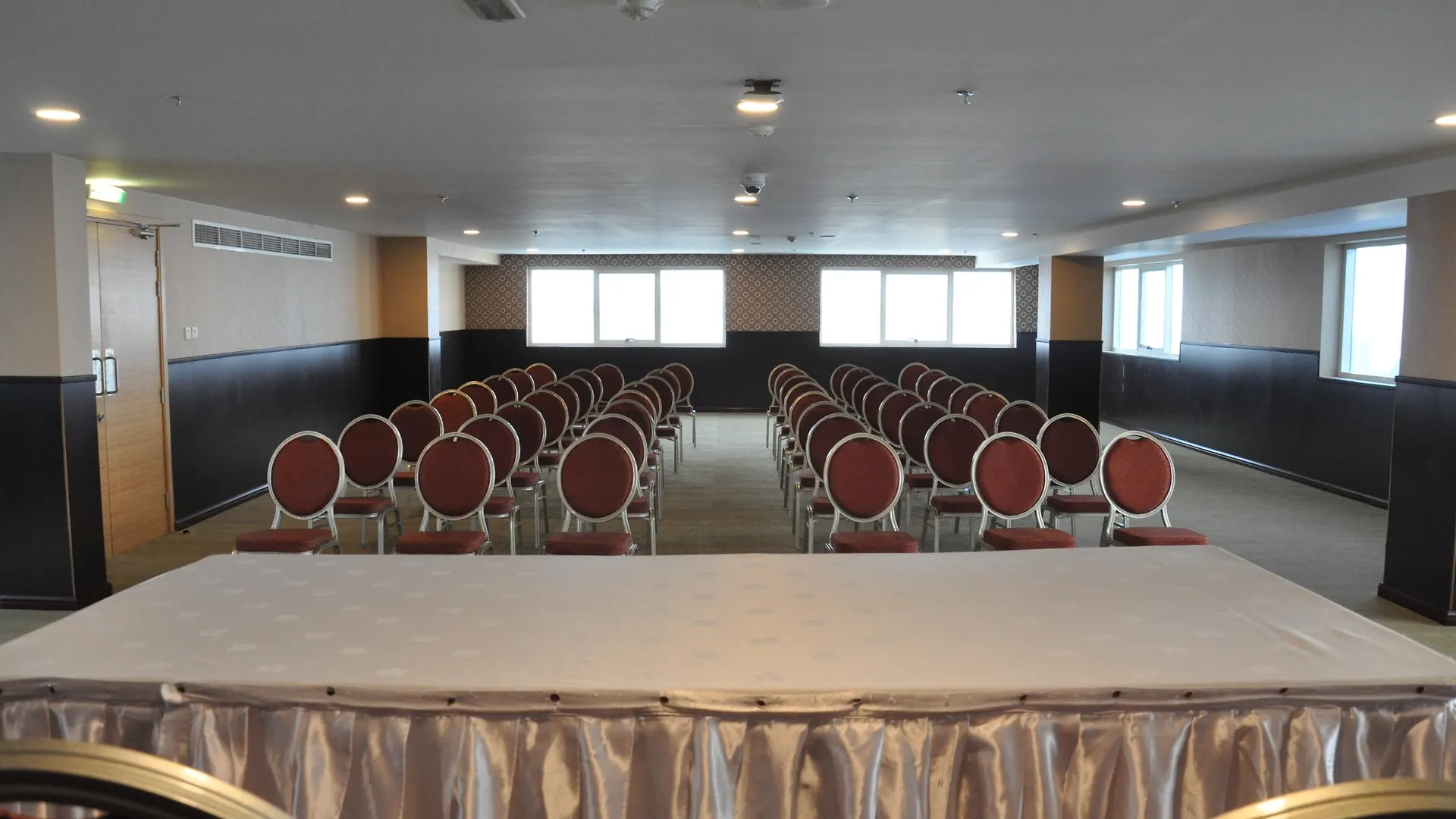 Fortune Park Hotel Dubaj 4*,