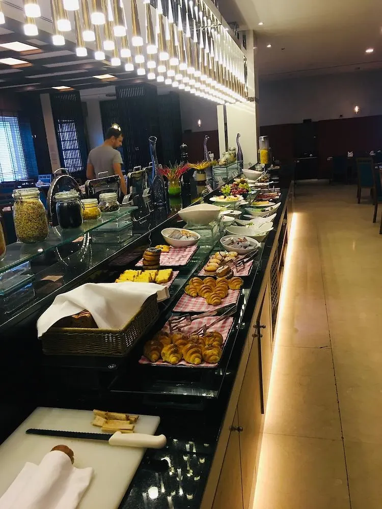 Fortune Park Hotel Dubaj Egyesült Arab Emírségek